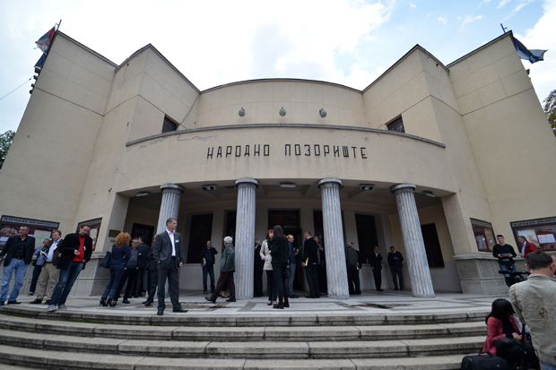 Политички театар пре фестивала: Нишка позоришна фешта На раскршћу узбуркала (не само) културну јавност